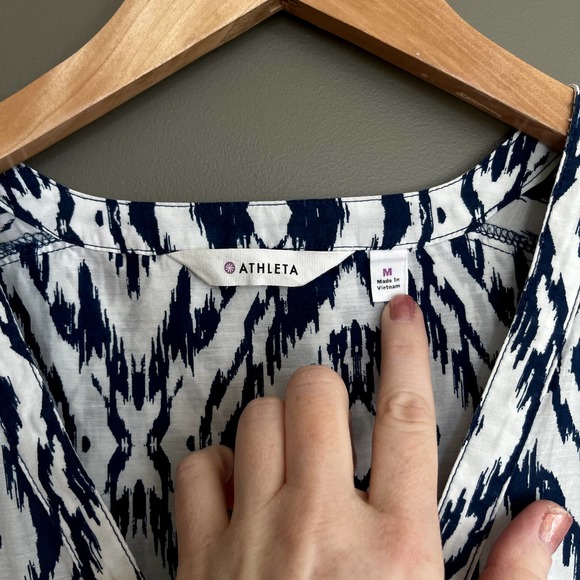 Athleta Printed Kaftan Shirt Dress Tunic Navy Blue White Ikat Medium Cover Up - Picture 5 of 16
